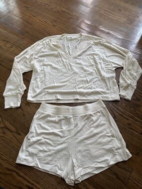 Rag & Bone Cream Lounge Set Shorts & Long Sleeve Top Medium 2 Pc w/ Mesh Bag